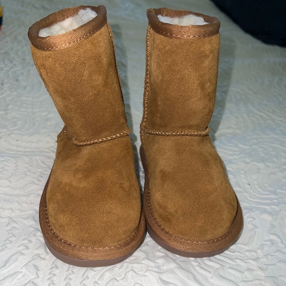 Koolaburra Ugg - Picture 1 of 5